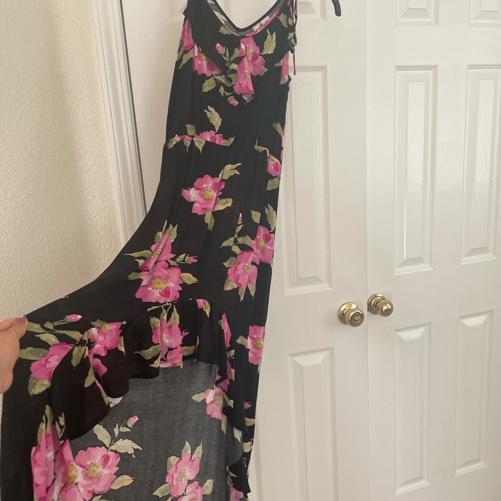 Beautiful High-Low Dress - Picture 4 of 4